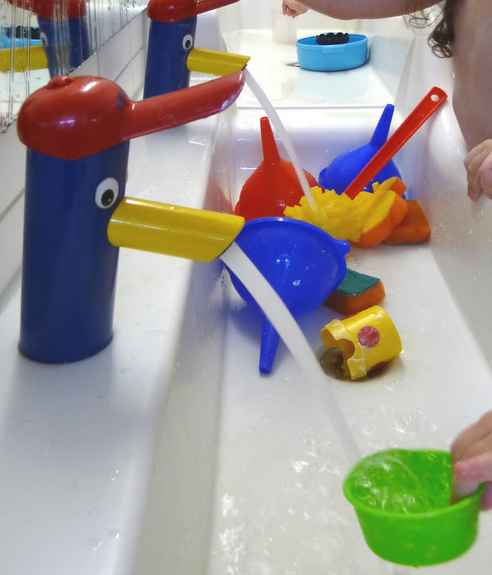 Waschrinne - Ideen für die Badgestaltung in Kindergärten