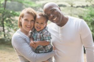 Familie - Familienvielfalt: Kinder und Eltern beschreiben sich gegenseitig