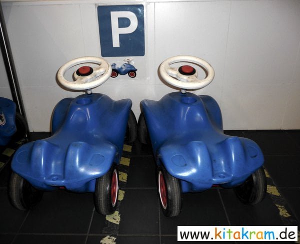 Parkplatz Bobbycar - Mit echten Parkplätzen klappt das Aufräumen wunderbar