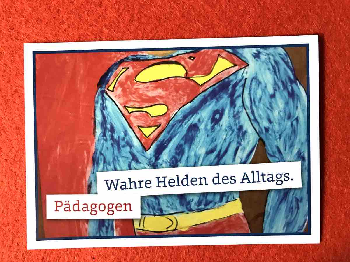 Postkarte Helden - KITAKRAM-Postkarten für Pädagoginnen und Pädagogen
